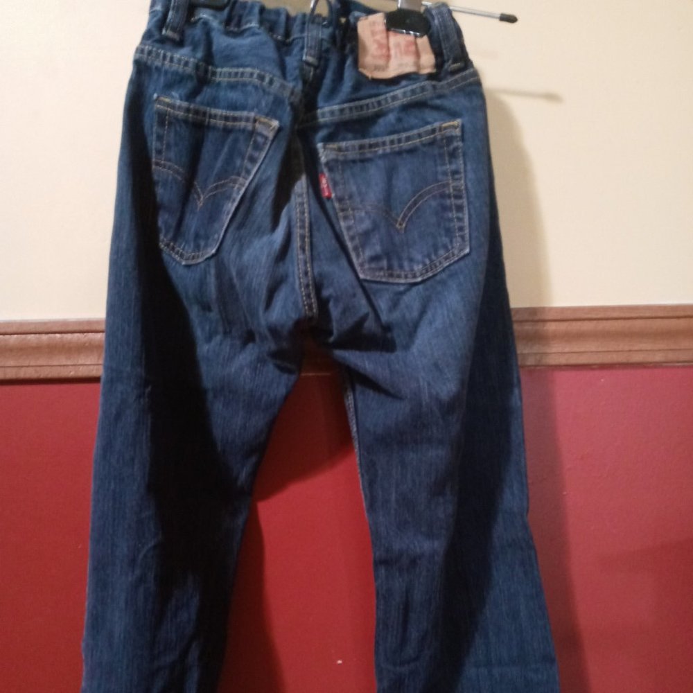 Levis
